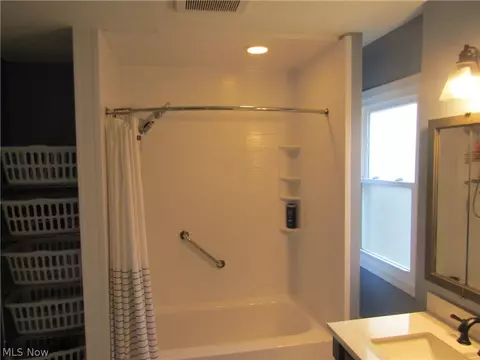 Bath - 403 Beech St, Berea, OH 44017 photo 2 of 2