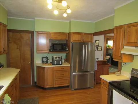 Kitchen - 403 Beech St, Berea, OH 44017 photo 3 of 3