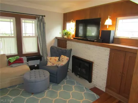 Living - 403 Beech St, Berea, OH 44017 photo 1 of 2