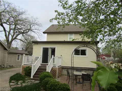 Exterior - 403 Beech St, Berea, OH 44017 photo 4 of 7