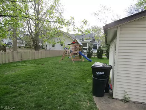 Exterior - 403 Beech St, Berea, OH 44017 photo 3 of 7