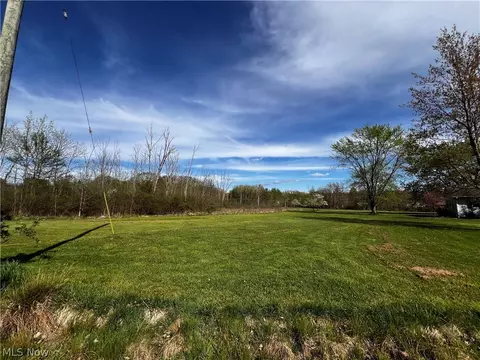 664 Wren Cir, Roaming Shores, OH 44084