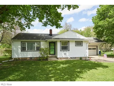 2953 Sweitzer Rd, Uniontown, OH 44685