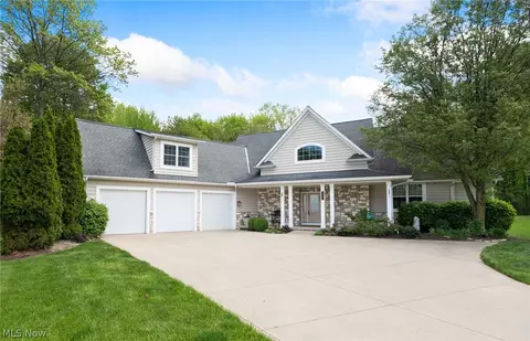 4823 Trails End Ct #11, Westlake, OH 44145