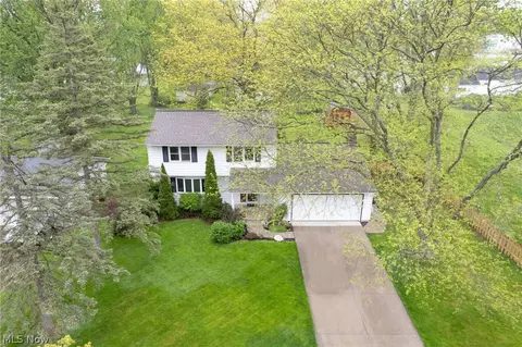 6405 Denise Dr, North Ridgeville, OH 44039