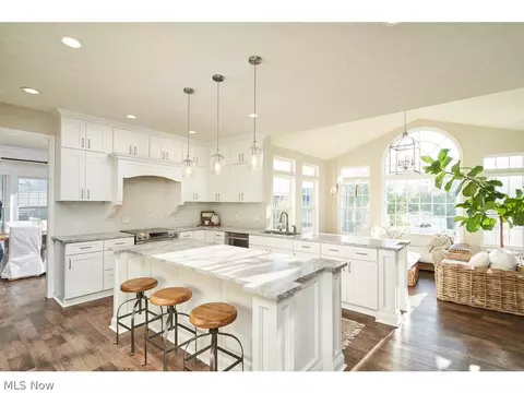 302 Alexander Ct, Copley, OH 44321 photo 8