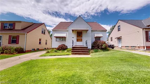 5500 Elmwood Ave, Maple Heights, OH 44137