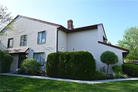 32657 Jefferson Dr #57, Solon, OH 44139