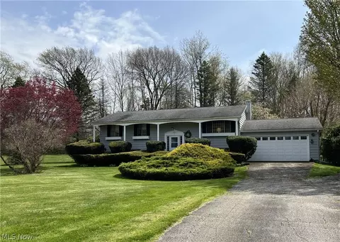 4270 Creek Rd, Conneaut, OH 44030