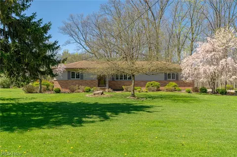 7860 Summerset Dr, Walton Hills, OH 44146