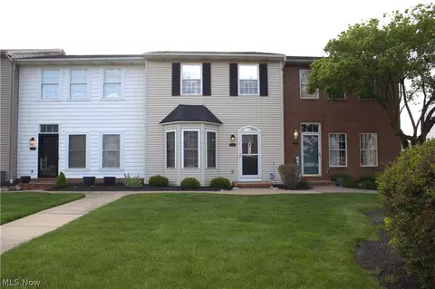 1045 Crestfield St #3A, Ontario, OH 44906