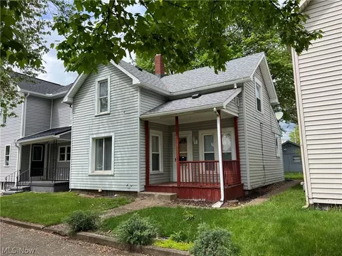 347 Front Ave SW, New Philadelphia, OH 44663