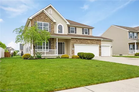 9022 Franklin Dr, North Ridgeville, OH 44039