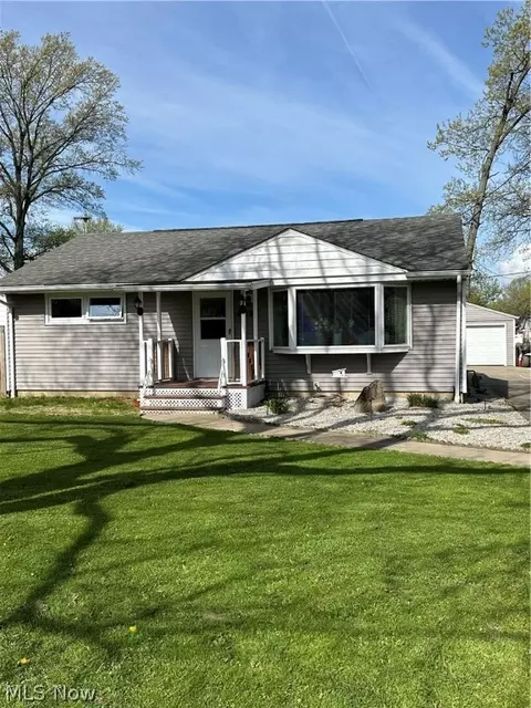 948 N Pasadena Ave N, Elyria, OH 44035