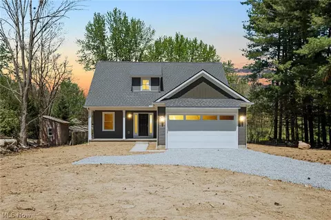 12412 Snow Rd, Burton, OH 44021