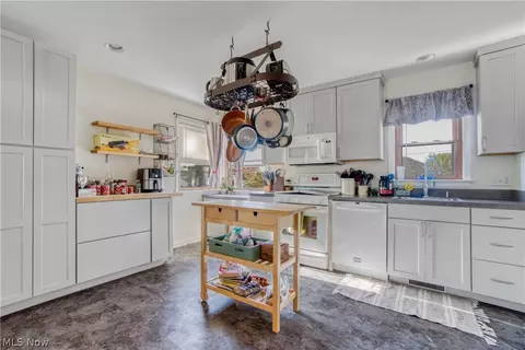 Kitchen - 11180 Aaron Dr, Parma, OH 44130 photo 2 of 4