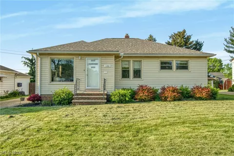 11180 Aaron Dr, Parma, OH 44130