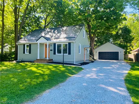 8530 Argee Dr, Mentor, OH 44060