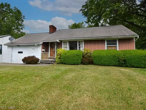 23766 Maple Ridge Rd, North Olmsted, OH 44070