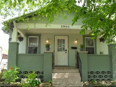 3904 10th Ave, Vienna, WV 26105