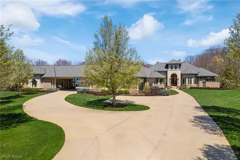 1521 Easthill St SE, North Canton, OH 44720
