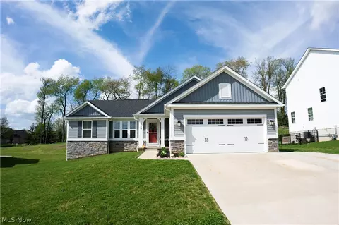 1759 Gate House St NE, Canton, OH 44721