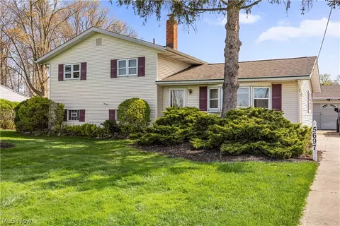 5697 Jaycox Rd, North Ridgeville, OH 44039