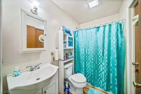 Bath - 6155 Hillcrest Ave, Ashtabula, OH 44004 photo 2 of 2