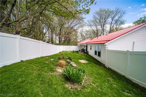 Exterior - 6155 Hillcrest Ave, Ashtabula, OH 44004 photo 6 of 10