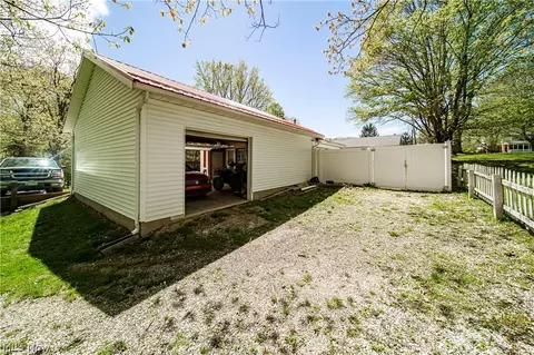 Exterior - 6155 Hillcrest Ave, Ashtabula, OH 44004 photo 7 of 10