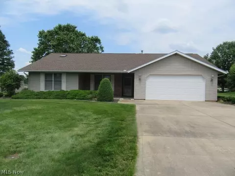 6215 Southview Dr, Nashport, OH 43830