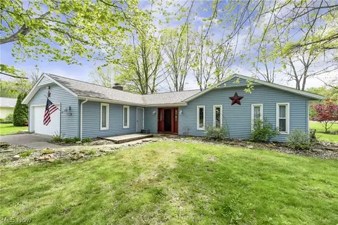 6002 Creekside Ln, North Ridgeville, OH 44039