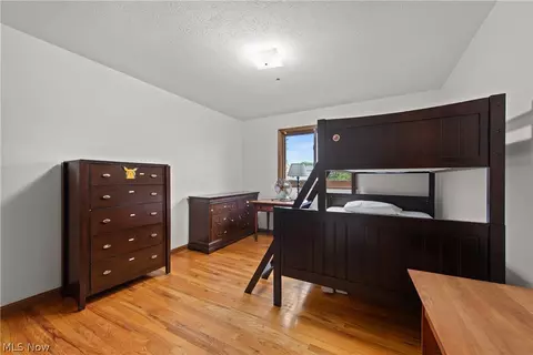 Bedroom - 3224 Bowmen Ln, Parma, OH 44134 photo 6 of 8