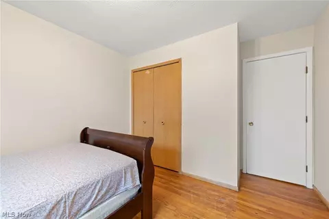 Bedroom - 3224 Bowmen Ln, Parma, OH 44134 photo 7 of 8