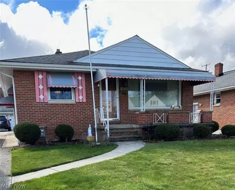 29136 Homewood Dr, Wickliffe, OH 44092