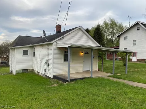 1630 Shriver Ave NE, Canton, OH 44705