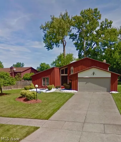 2907 York Dr, Lorain, OH 44053