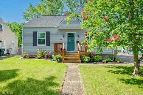 118 Monroe Ave, Cuyahoga Falls, OH 44221