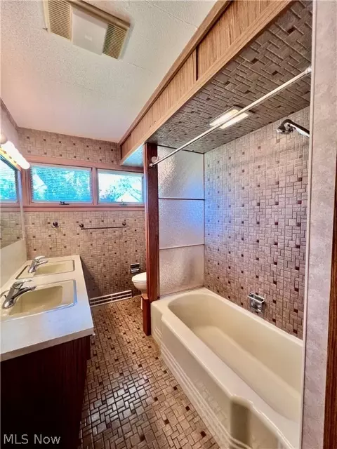 Bath - 500 E Iron Ave, Dover, OH 44622 photo 2 of 2
