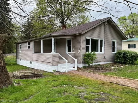 Exterior - 101 State St, Bowerston, OH 44695 photo 1 of 5
