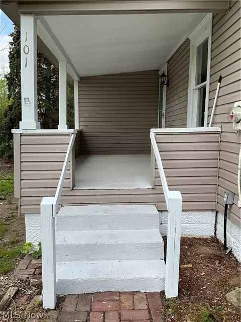 Exterior - 101 State St, Bowerston, OH 44695 photo 2 of 5