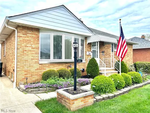 804 Glenhurst Rd, Willowick, OH 44095