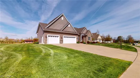 6758 Deer Tail Dr, Medina, OH 44256