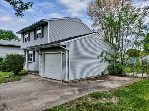 2952 12th St NW, Massillon, OH 44646