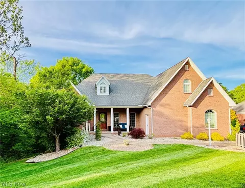 210 Pointe West Byway, Parkersburg, WV 26101