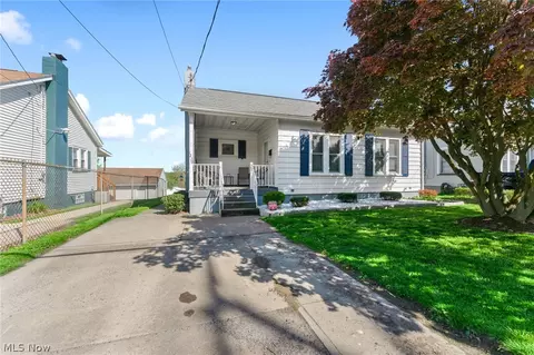 1239 Broadway St, Masury, OH 44438