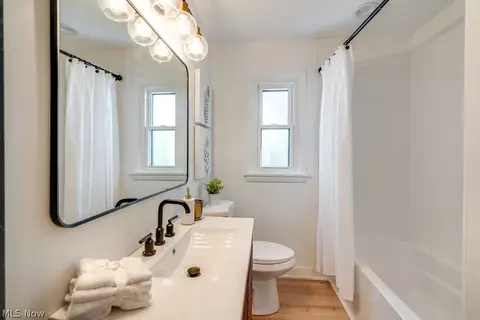 Bath - 8108 Stone Rd, Independence, OH 44131 photo 1 of 4