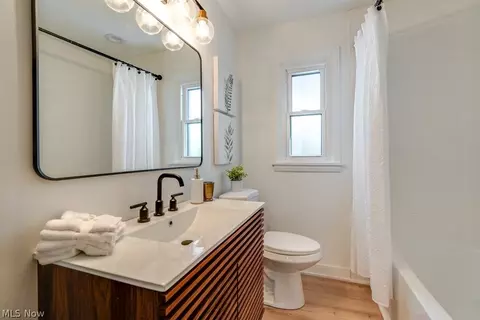 Bath - 8108 Stone Rd, Independence, OH 44131 photo 4 of 4