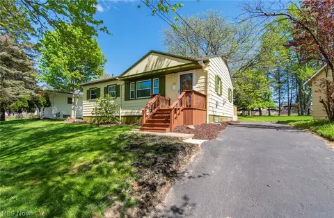 113 Lilburne Dr, Youngstown, OH 44505