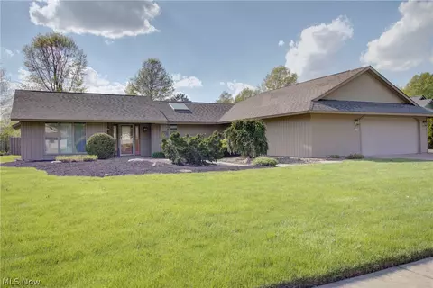 8732 Timber Edge Dr, North Ridgeville, OH 44039
